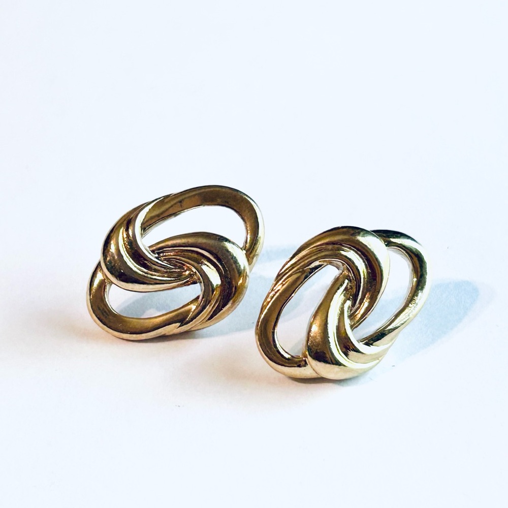 Elegant Trifari Gold Knot Earrings, Vintage Trifari